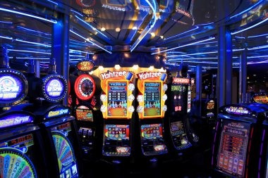 Diamond Empire bonus features and free spins display on kaijiang 500 platform